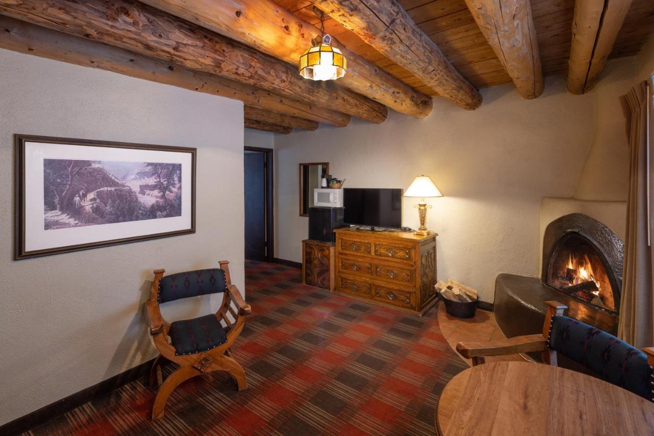 Sagebrush Inn & Suites Taos Exterior foto