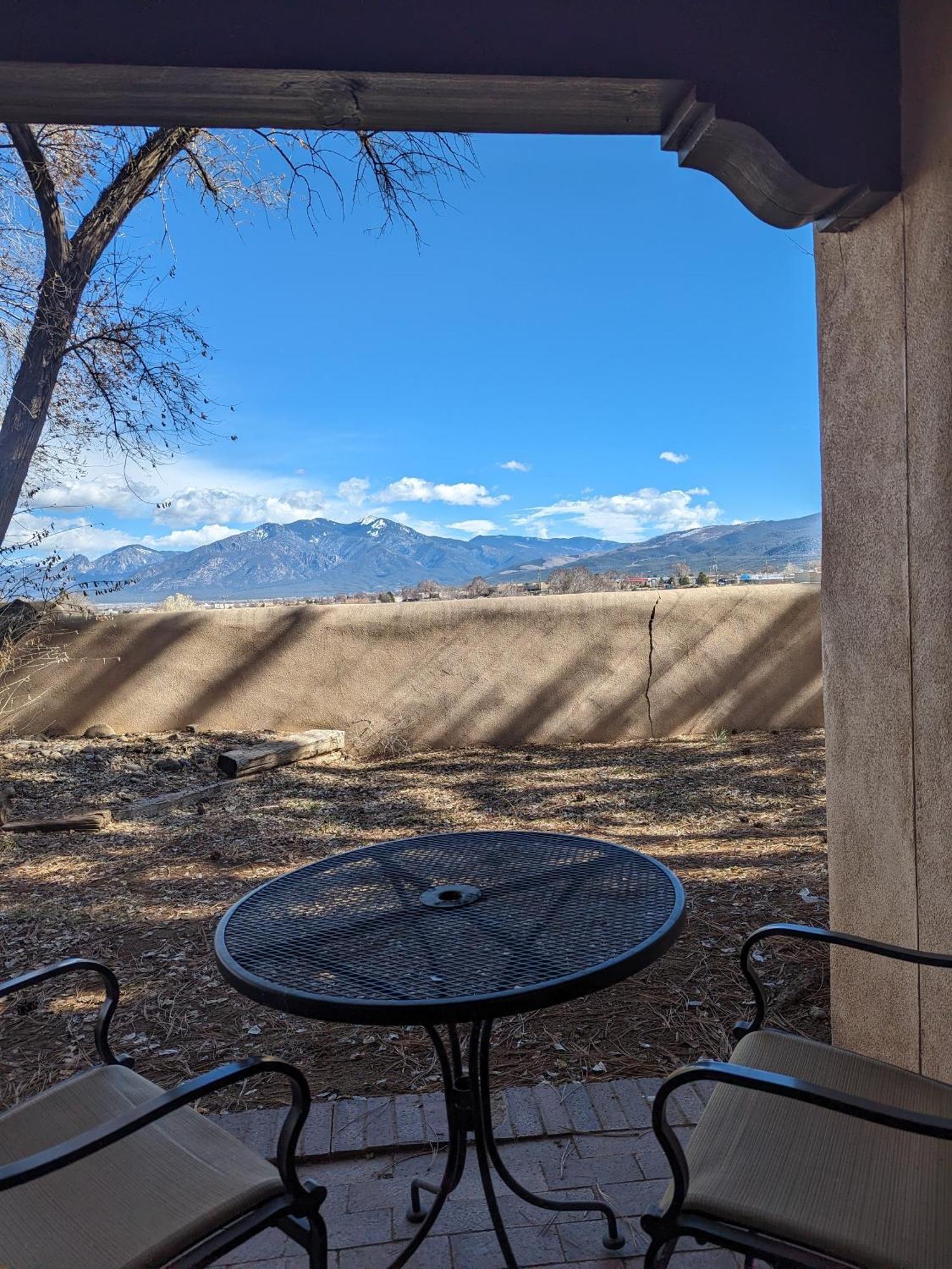 Sagebrush Inn & Suites Taos Exterior foto